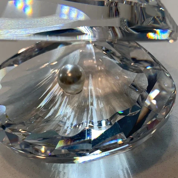 Swarovski Oyster shell with Pearl Accent - Picture 11 of 17